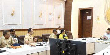 शहरात जड वाहनांना पूर्णपणे बंदी – जिल्हाधिकारी आशिष येरेकर